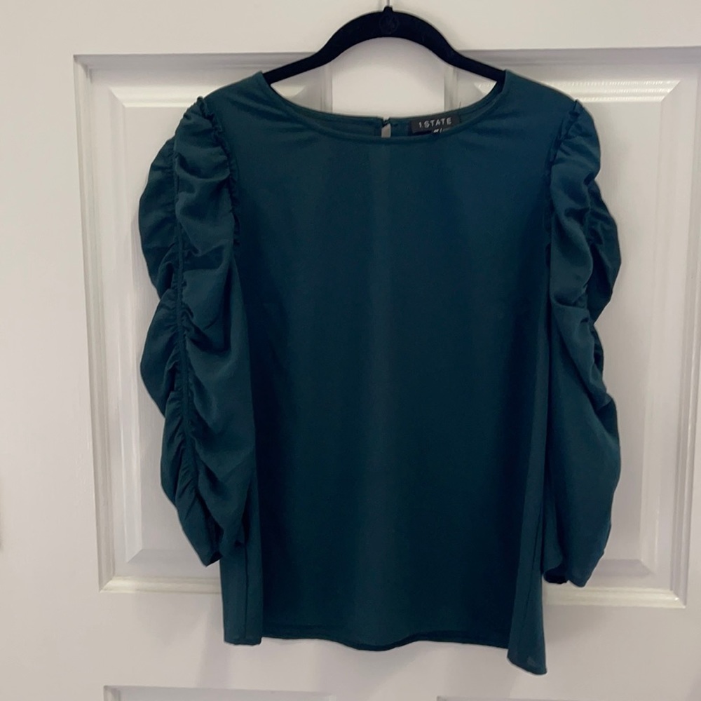1. State dark green puff sleeve top, Size M